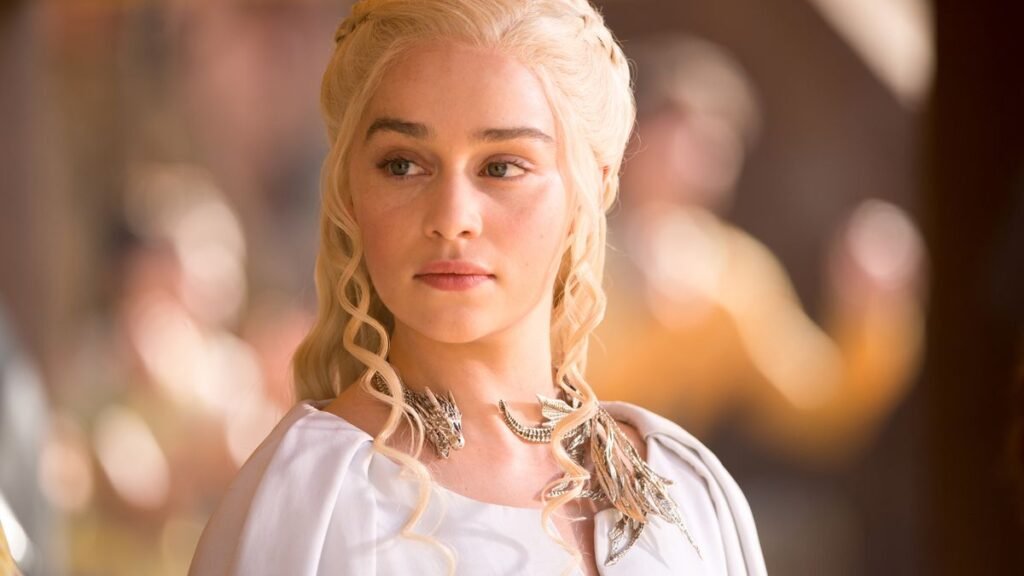Emilia Clarke in game of thrones